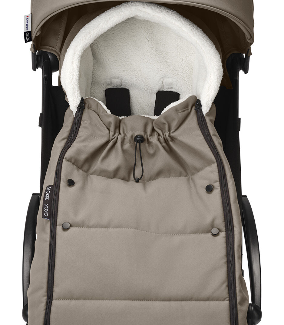 Stokke® YOYO3® 6+ Taupe. Footmuff drawstring, detail. galery image 7